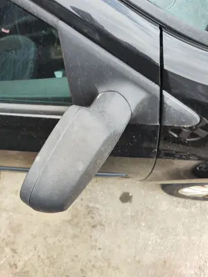Foto de RETROVISOR DERECHO RENAULT CLIO III 1.2 16V (75 CV / 55 KW) foto 3