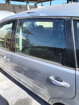 Foto de LUNA TRASERA IZQUIERDA VOLKSWAGEN POLO IV (9N1) 1.4 16V (75 CV / 55 KW) referencia 6Q6845025C