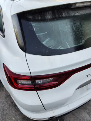 Foto de PORTON TRASERO RENAULT TALISMAN SPORT TOURER 1.6 dCi Diesel FAP Energy (131 CV / 96 KW) referencia 901001847R foto 3