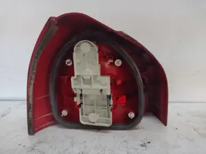 Foto de PILOTO TRASERO DERECHO AUDI A3 (8L) 1.8 20V (125 CV / 92 KW) referencia 8L0945096A foto 2