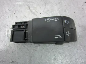 Foto de MANDO MULTIFUNCION RENAULT ESPACE IV (JK0) 2.0 16V (136 CV / 100 KW) referencia 7701049643