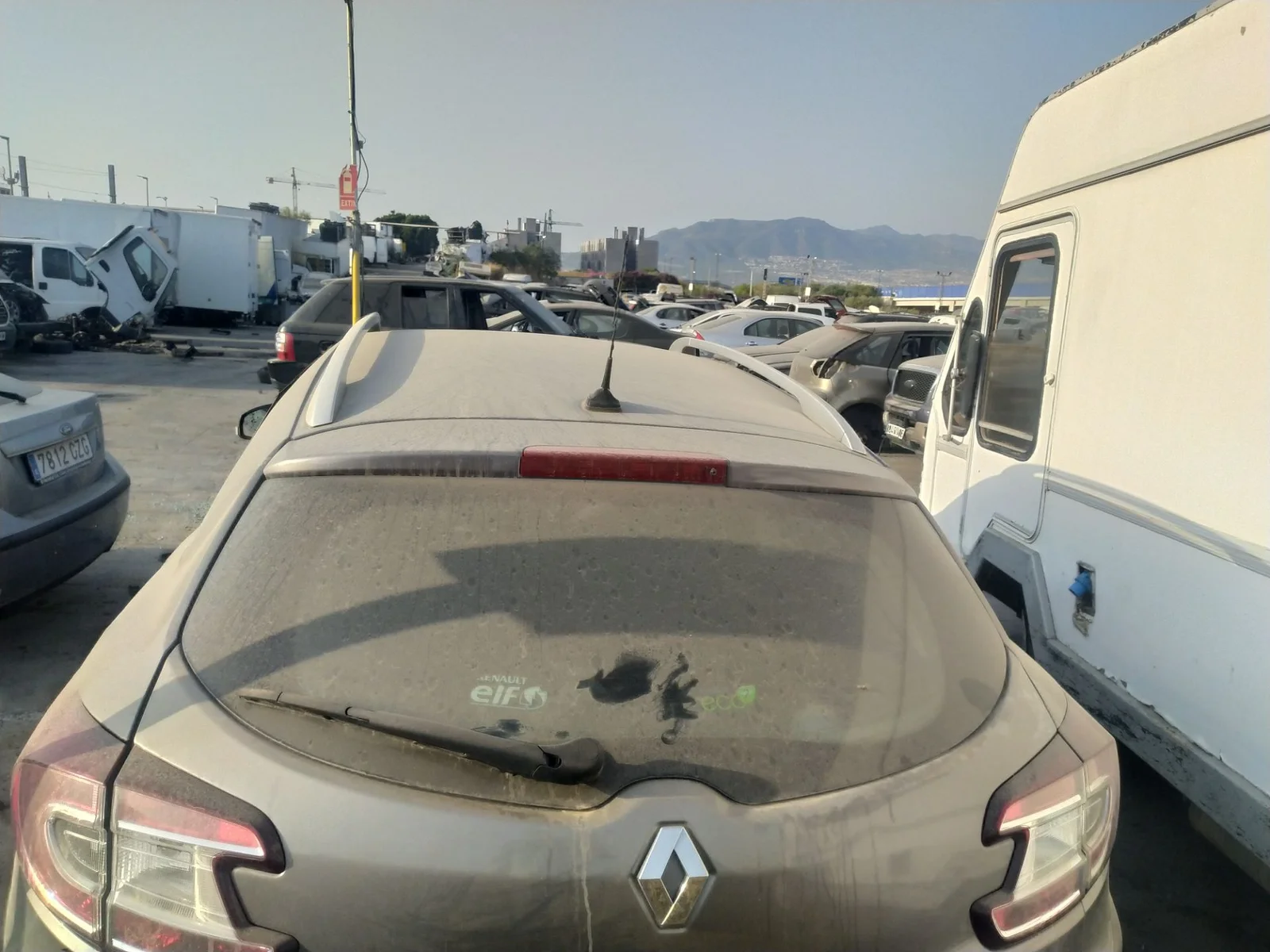 Foto de CERRADURA MALETERO / PORTON RENAULT MEGANE III SPORT TOURER 1.9 dCi Diesel (131 CV / 96 KW) referencia 905039428R