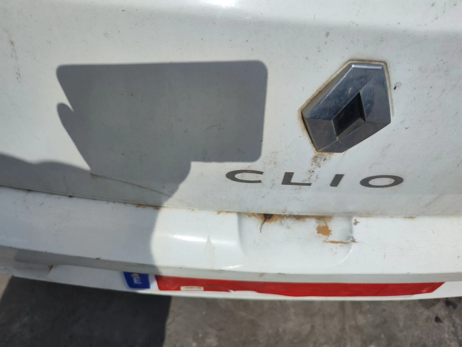 Foto de PANEL TRASERO RENAULT CLIO III 1.2 16V (75 CV / 55 KW)