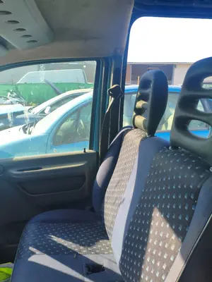 Foto de CINTURON SEGURIDAD DELANTERO DERECHO FIAT I SCUDO (222) 2.0 JTD CAT (94 CV / 69 KW)