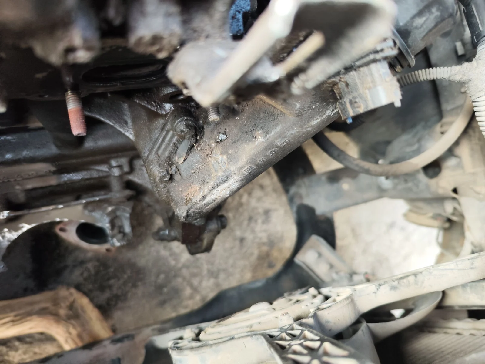 Foto de MOTOR ARRANQUE OPEL CORSA C 1.2 16V CAT (Z 12 XEP / LB4) (80 CV / 59 KW)