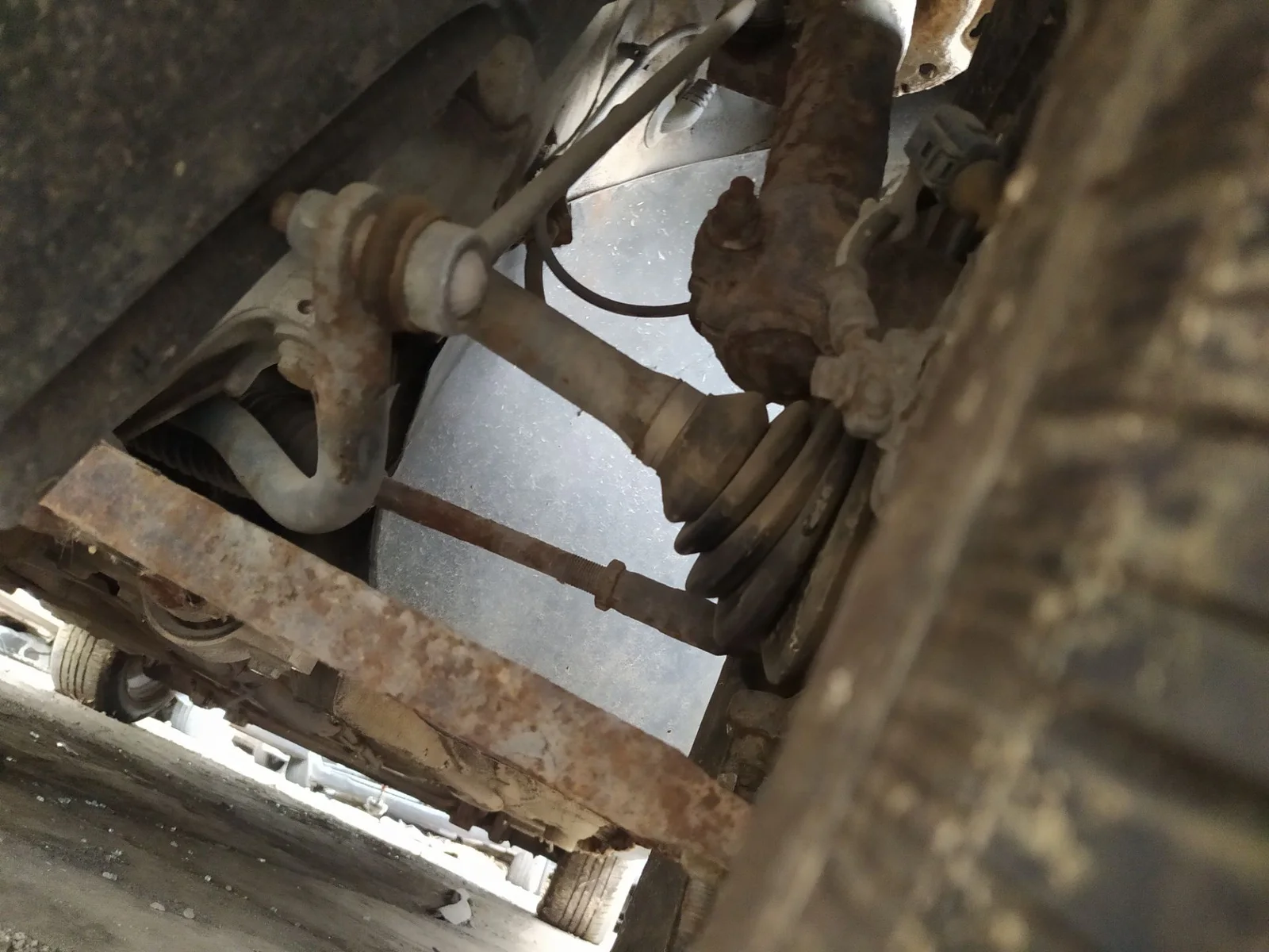 Foto de BRAZO SUSPENSION DELANTERO IZQUIERDO VOLKSWAGEN CADDY (2K)(02.2004) 1.9 TDI (105 CV / 77 KW)