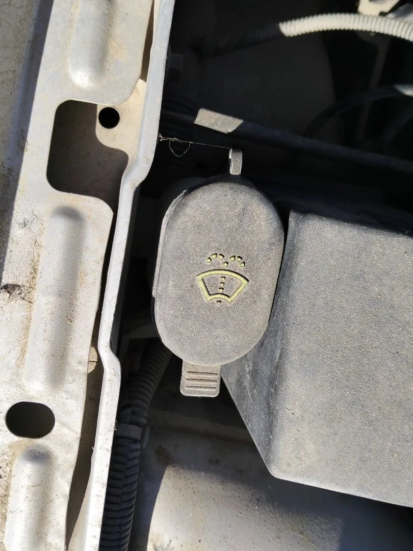 Foto de DEPOSITO LIMPIA FORD FOCUS BERLINA (CAK) 1.6 16V CAT (101 CV / 74 KW) referencia 1502303