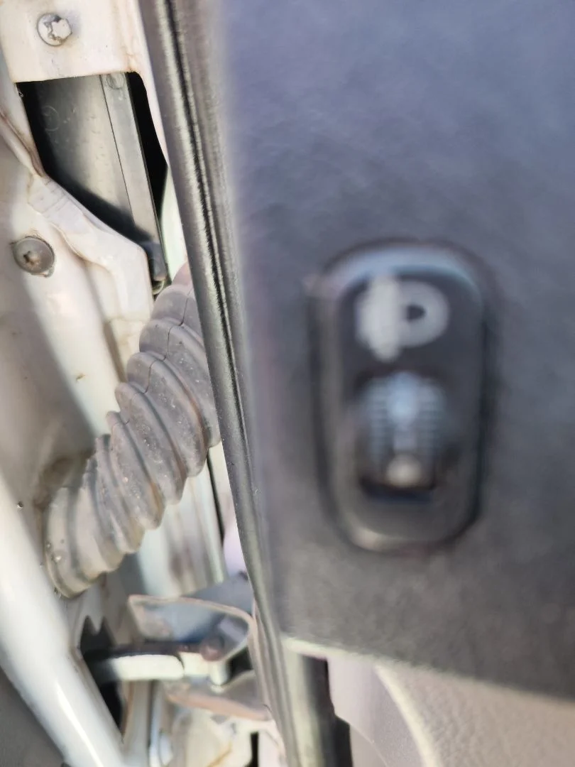 Foto de INTERRUPTOR MERCEDES-BENZ SPRINTER II FURGÓN 2.1 CDI CAT (88 CV / 65 KW)