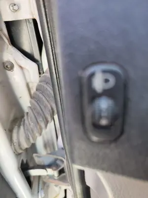 Foto de INTERRUPTOR MERCEDES-BENZ SPRINTER II FURGÓN 2.1 CDI CAT (88 CV / 65 KW)