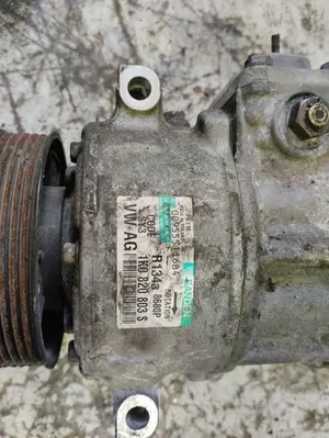 Foto de COMPRESOR AIRE ACONDICIONADO BMW SERIE 3 BERLINA (E46) 2.0 16V Diesel CAT (150 CV / 110 KW) referencia 64526905643 foto 2