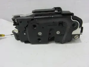 Foto de CERRADURA PUERTA TRASERA IZQUIERDA VOLKSWAGEN GOLF VII (5G1/BE1) 2.0 TDI (184 CV / 135 KW) referencia 5K4389015R foto 3