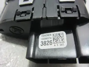 Foto de INTERRUPTOR OPEL CORSA E 1.2 (69 CV / 51 KW) referencia 13363826 foto 2