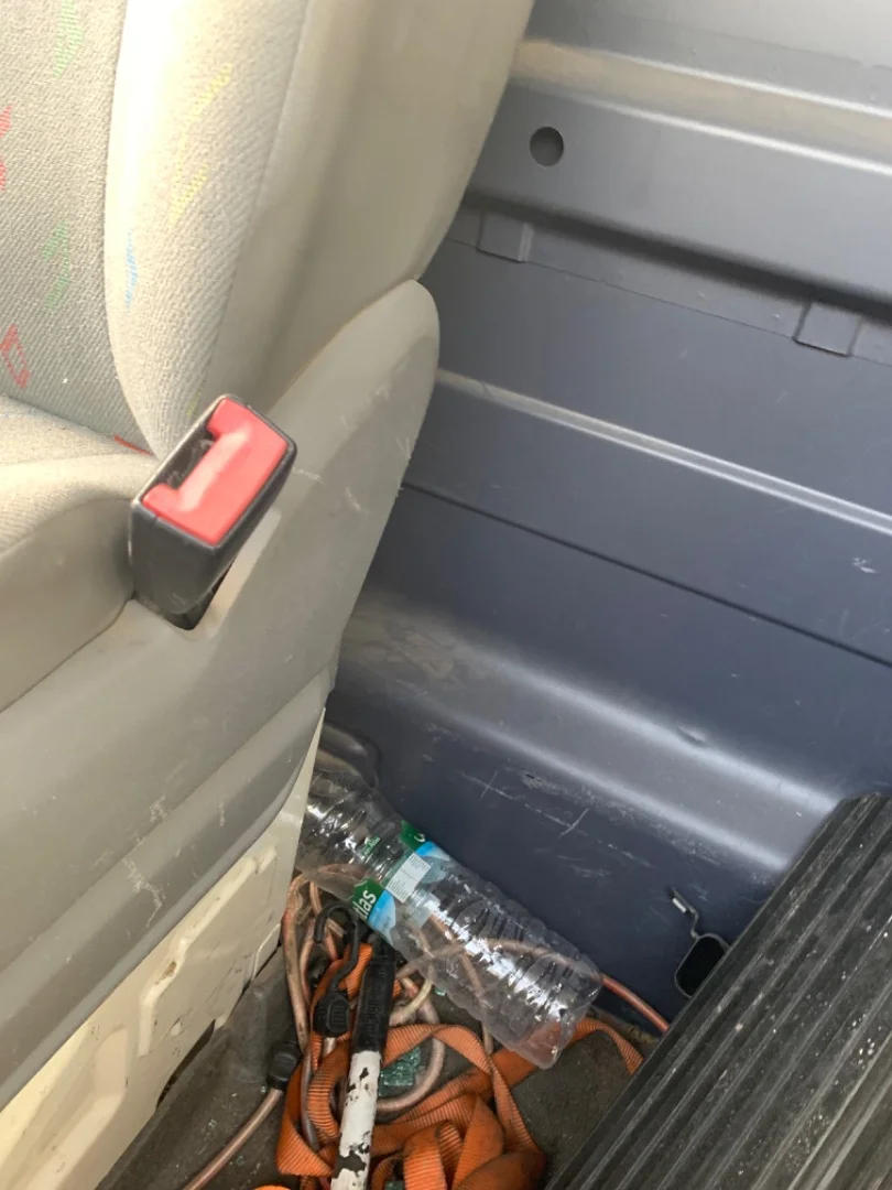 Foto de ENGANCHE CINTURON DELANTERO DERECHO VOLKSWAGEN CRAFTER FURGÓN (2E) 2.5 TDI DPF (109 CV / 80 KW)