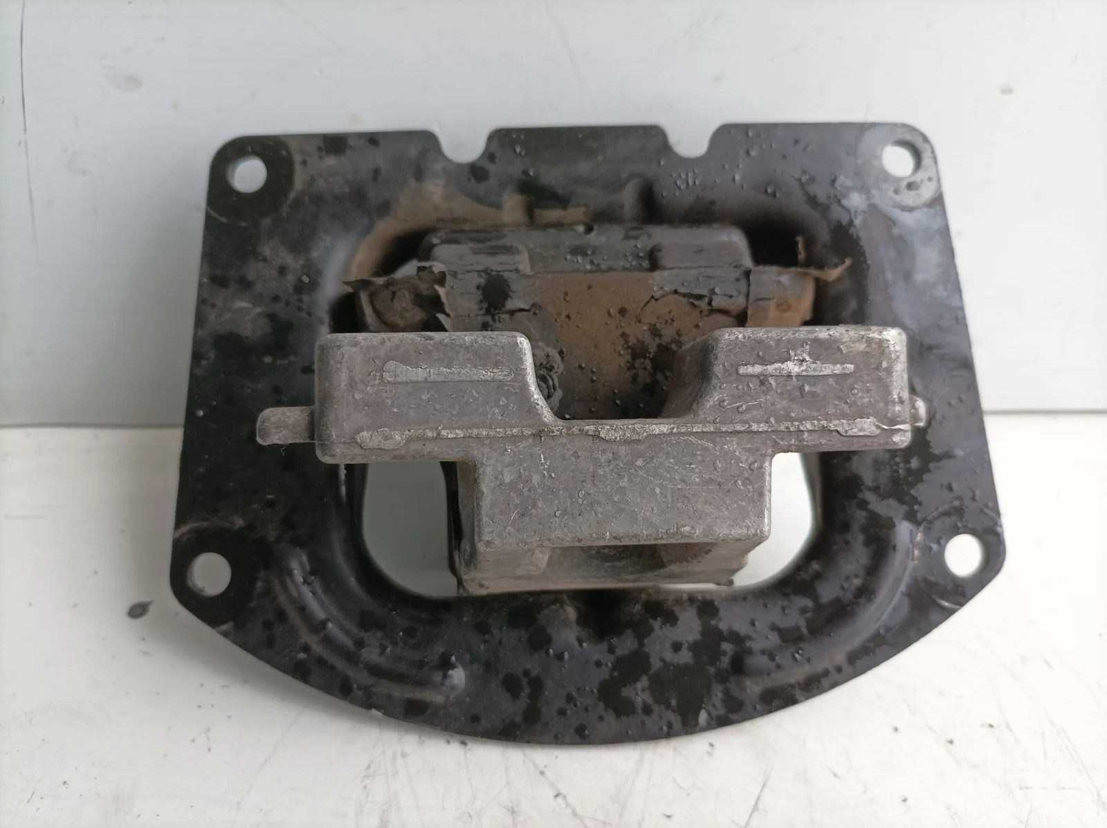 Foto de SOPORTE MOTOR IZQUIERDO CHRYSLER SEBRING JR 41 BERLINA referencia 4668135