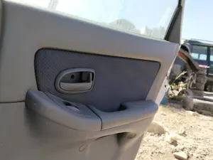 Foto de MANETA INTERIOR TRASERA DERECHA HYUNDAI ELANTRA (XD) 2.0 CRDi CAT (113 CV / 83 KW) referencia 82620-2D000CA