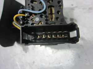 Foto de MANDO LUCES RENAULT CLIO II FASE II (B/CB0) 1.5 dCi Diesel (82 CV / 60 KW) referencia 7701047551 foto 3
