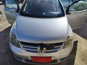 Foto de CAPO VOLKSWAGEN GOLF PLUS V (5M1) 1.9 TDI (105 CV / 77 KW) foto 4