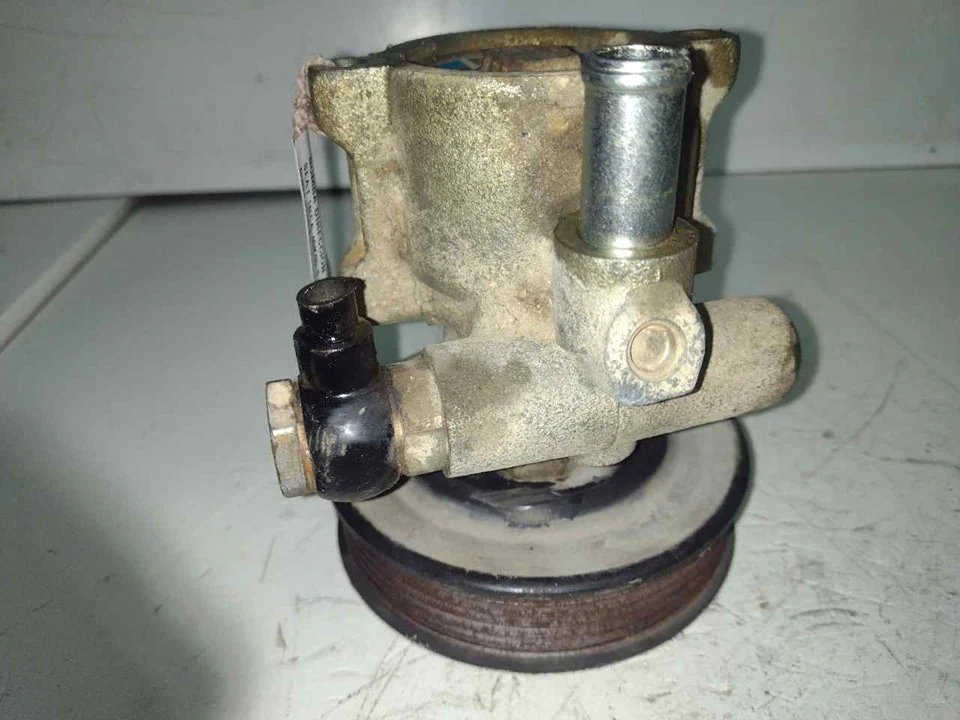 Foto de BOMBA DIRECCION SEAT INCA (6K9) 1.6 (75 CV / 55 KW) referencia 030145157