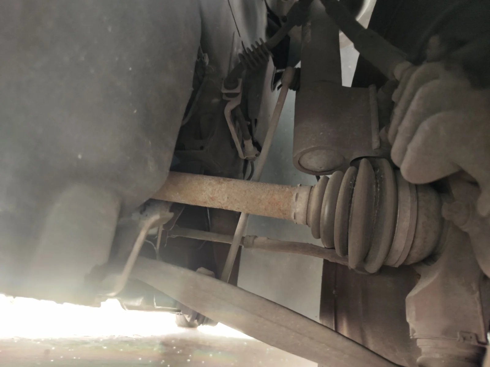 Foto de BRAZO SUSPENSION DELANTERO IZQUIERDO PEUGEOT 308 1.6 16V (120 CV / 88 KW)