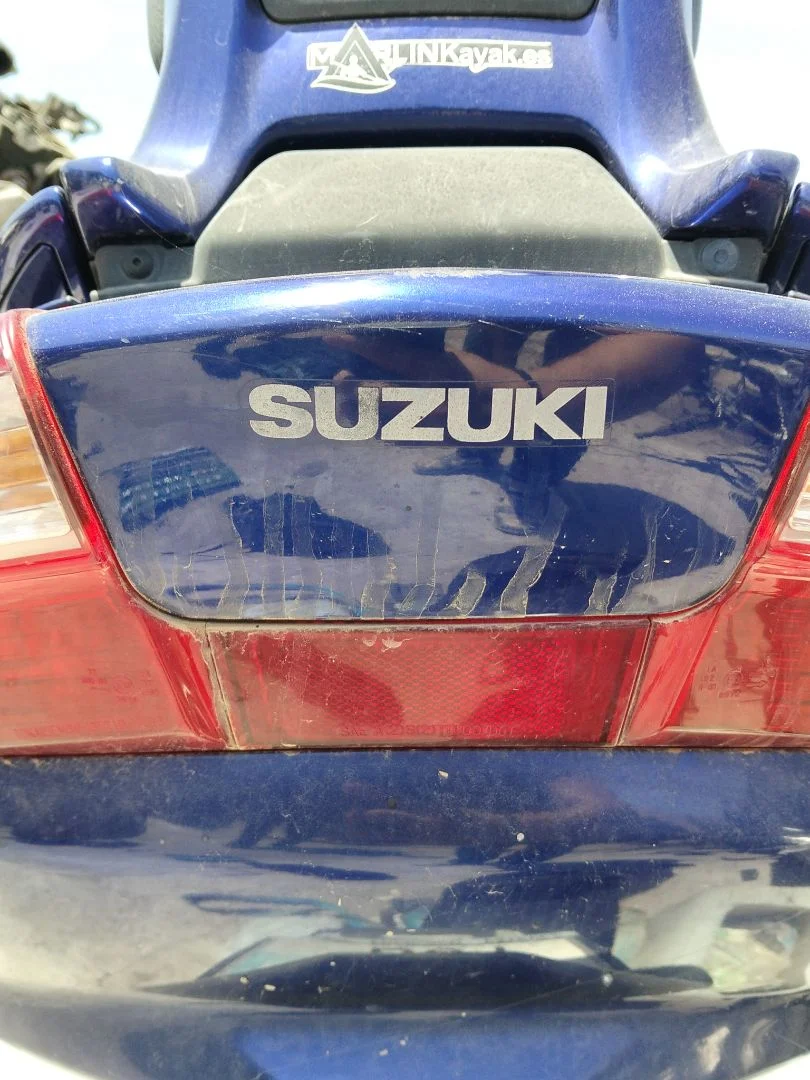 Foto de LUZ CENTRAL DE FRENO SUZUKI BURGMAN 200 / 250 249 cm3 - 17 kW (23 CV / 17 KW)