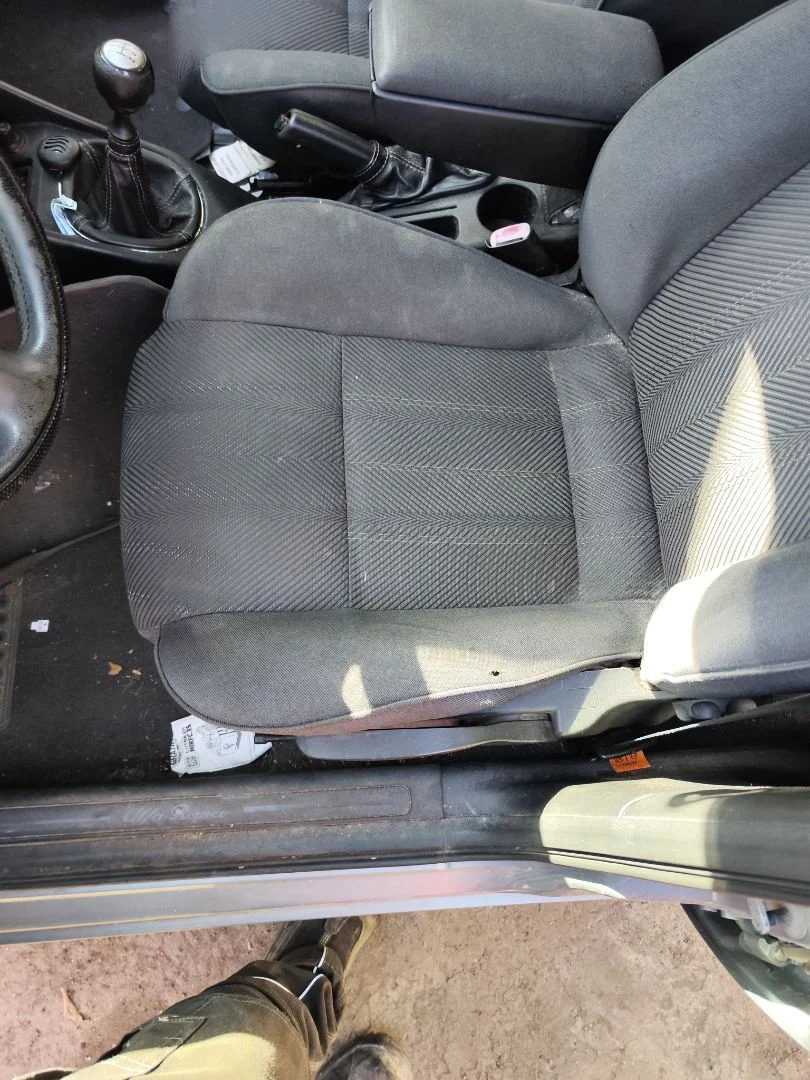 Foto de ASIENTO DELANTERO IZQUIERDO ALFA ROMEO 147 (190) 1.9 JTD CAT (110 CV / 81 KW)