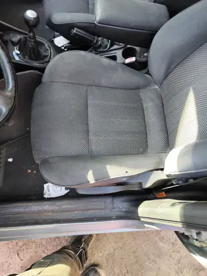 Foto de ASIENTO DELANTERO IZQUIERDO ALFA ROMEO 147 (190) 1.9 JTD CAT (110 CV / 81 KW)