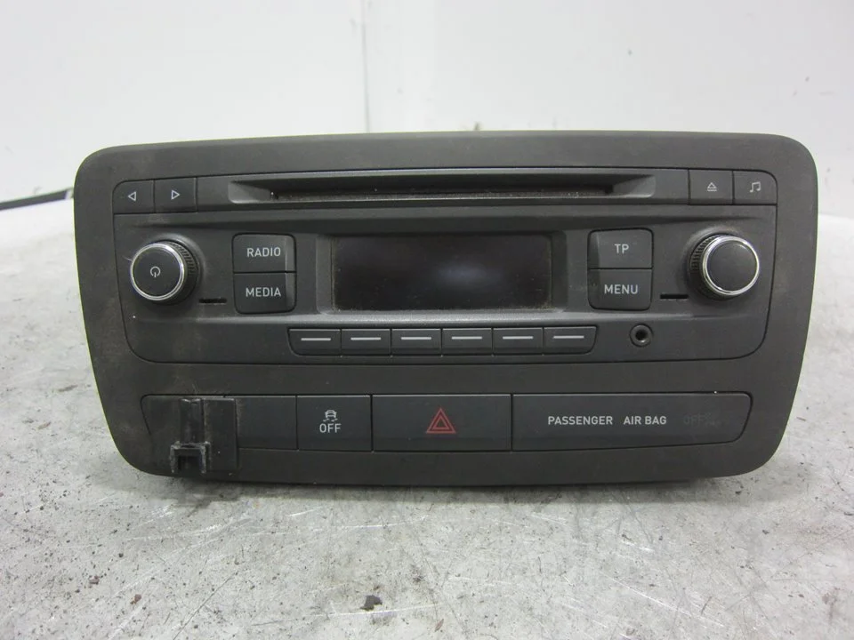 Foto de SISTEMA AUDIO / RADIO CD SEAT IBIZA BERLINA (6J5) 1.2 TSI (86 CV / 63 KW) referencia 6J00035156