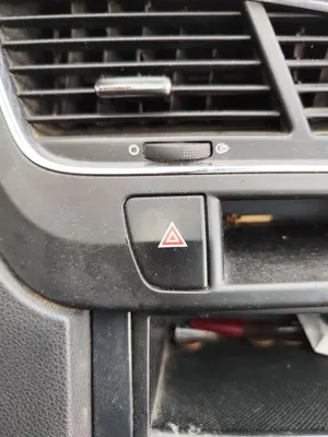 Foto de WARNING PEUGEOT 5008 1.6 HDi FAP CAT (9HZ / DV6TED4) (109 CV / 80 KW)