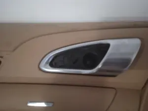 Foto de MANETA INTERIOR TRASERA IZQUIERDA PORSCHE CAYENNE (TIPO 92A) 4.8 V8 CAT (400 CV / 294 KW) referencia 7P5837019