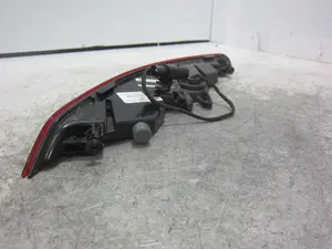 Foto de PILOTO TRASERO IZQUIERDO PARAGOLPES PORSCHE MACAN (95BA) referencia 95B945725Q foto 4