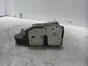 Foto de CERRADURA PUERTA DELANTERA DERECHA BMW SERIE 3 BERLINA (E46) 3.0 24V Turbodiesel CAT (184 CV / 135 KW) referencia 51217011308