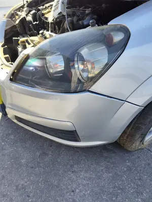 Foto de FARO IZQUIERDO OPEL ZAFIRA B 1.9 CDTI (120 CV / 88 KW) referencia 93192443 foto 3