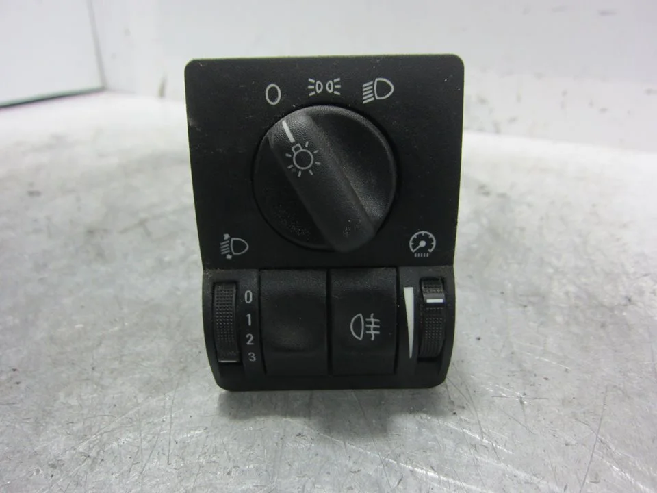 Foto de MANDO MULTIFUNCION SUZUKI IGNIS RM (MH) 1.3 DDiS Diesel CAT (69 CV / 51 KW) referencia 09180775