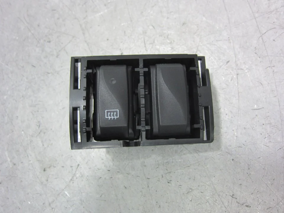 Foto de INTERRUPTOR RENAULT TRAFIC III FURGÓN 1.6 dCi Diesel Energy (120 CV / 88 KW) referencia 1259354X