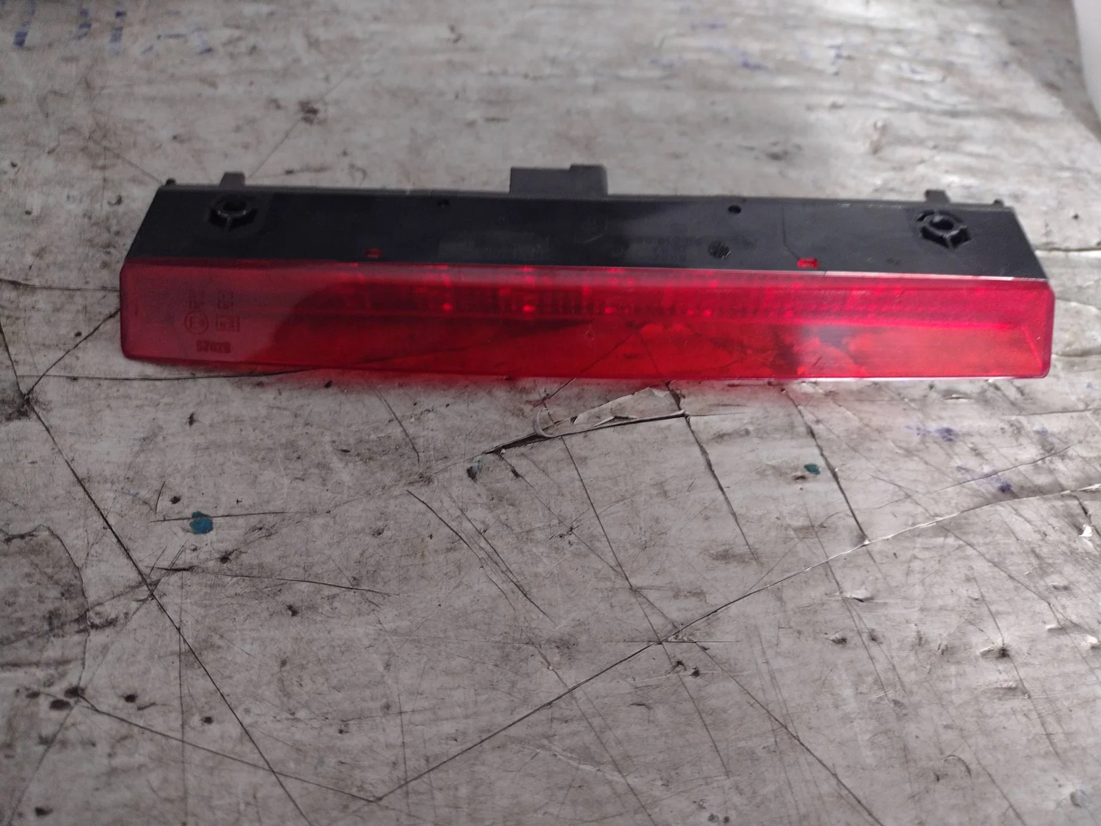 Foto de LUZ CENTRAL DE FRENO ALFA ROMEO 147 (190) 1.6 16V CAT (105 CV / 77 KW) referencia 0046743133