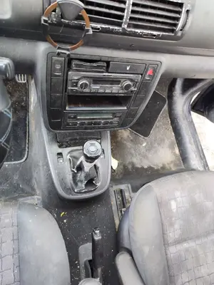 Foto de CONSOLA CENTRAL SEAT ALHAMBRA (7V9) 1.9 TDI (116 CV / 85 KW)