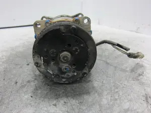 Foto de COMPRESOR AIRE ACONDICIONADO PEUGEOT 205 BERLINA 1.8 Diesel (60 CV / 44 KW)