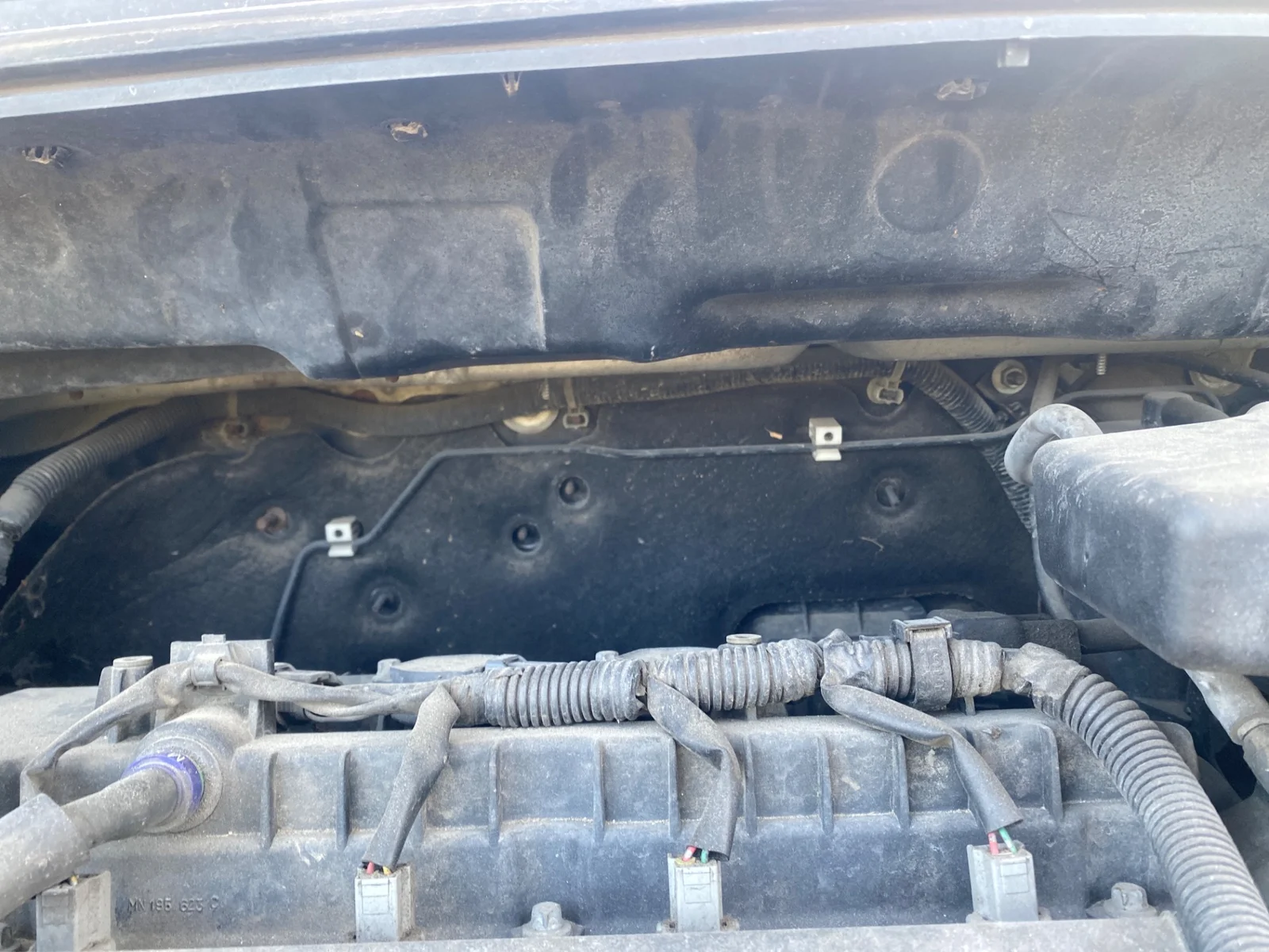 Foto de CENTRALITA MOTOR UCE MITSUBISHI COLT CZ3 BERL. 5 (Z30A) 1.3 CAT (95 CV / 70 KW)