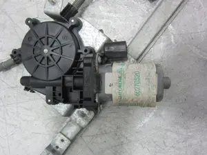 Foto de ELEVALUNAS DELANTERO DERECHO SEAT CORDOBA BERLINA (6K2) 1.4 (60 CV / 44 KW) referencia 60270520 foto 5