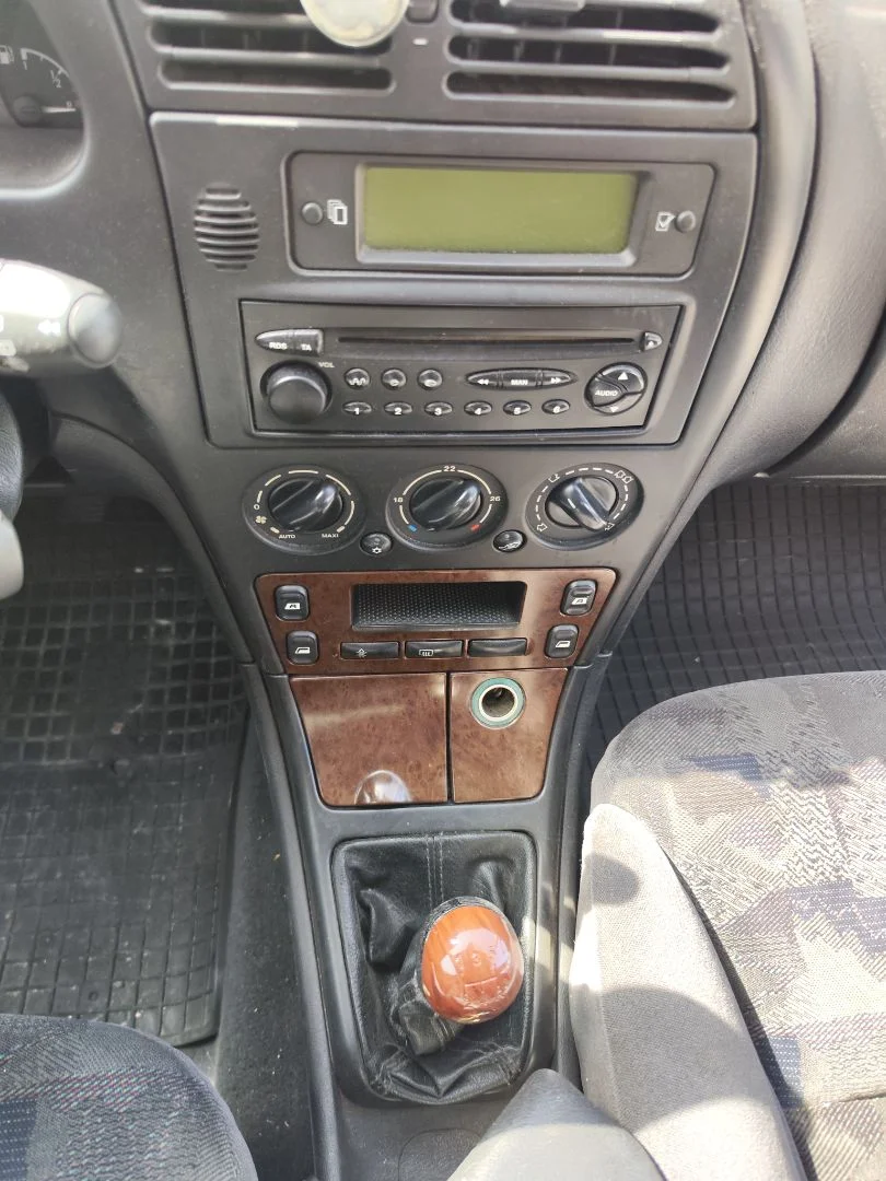 Foto de CENICERO CITROEN XSARA BERLINA 2.0 HDi CAT (RHY / DW10TD) (90 CV / 66 KW)