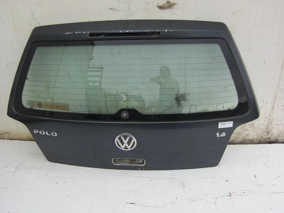 Foto de NO IDENTIFICADO VOLKSWAGEN POLO III BERLINA (6N2) 1.4 16V (75 CV / 55 KW)