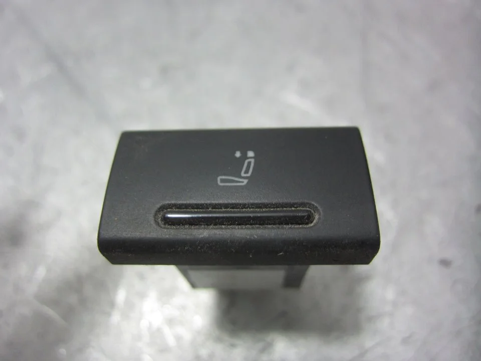 Foto de INTERRUPTOR AUDI A8 (D2) 2.5 V6 24V TDI (180 CV / 132 KW) referencia 4D0959768B