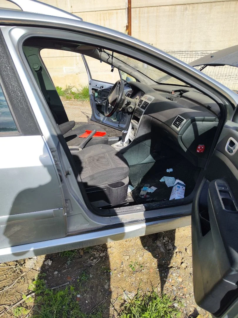 Foto de GOMAS CONTORNO PUERTA PEUGEOT 307 BREAK/ SW (S2) 2.0 16V HDi FAP CAT (RHR / DW10BTED4) (136 CV / 100 KW)