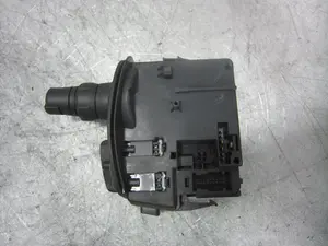 Foto de MANDO LIMPIA RENAULT CLIO III 1.5 dCi Diesel CAT (86 CV / 63 KW) referencia 88103009477 foto 6
