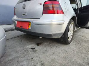 Foto de PARAGOLPES TRASERO VOLKSWAGEN GOLF IV BERLINA (1J1)(10.1997) 1.9 TDI (131 CV / 96 KW)