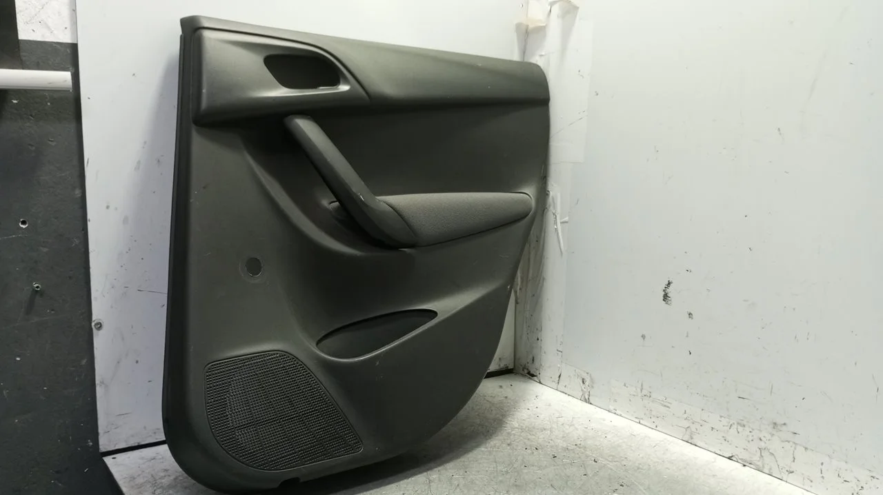 Foto de GUARNECIDO PUERTA TRASERA DERECHA CITROEN C3 1.4 (73 CV / 54 KW) referencia 96835051ZM