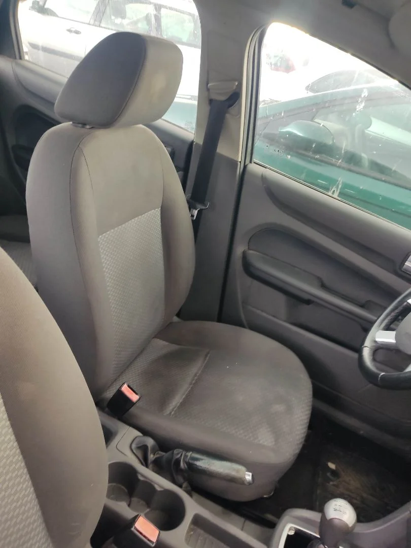 Foto de ASIENTO DELANTERO IZQUIERDO FORD FOCUS BERLINA (CAP) 1.8 Flexifuel CAT (125 CV / 92 KW)