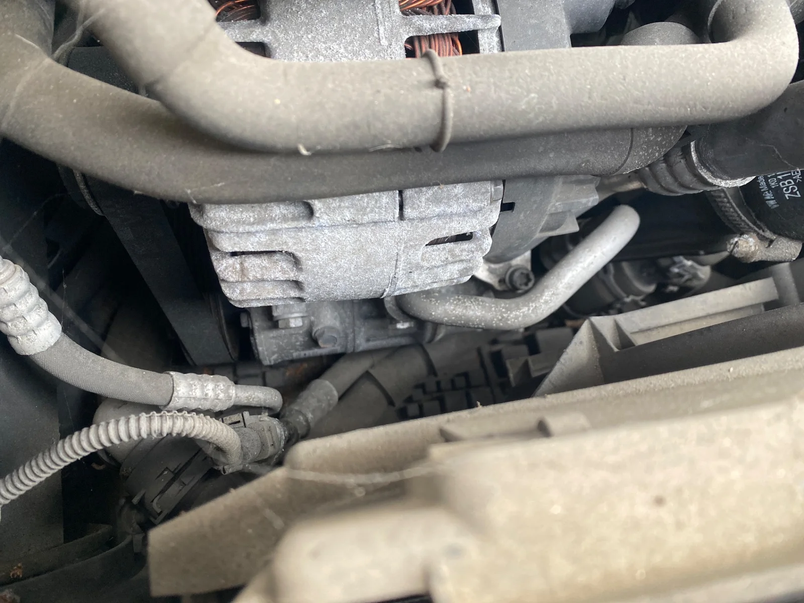 Foto de COMPRESOR AIRE ACONDICIONADO VOLKSWAGEN TOURAN (1T3) 1.6 TDI DPF (105 CV / 77 KW) referencia 1K0820808F