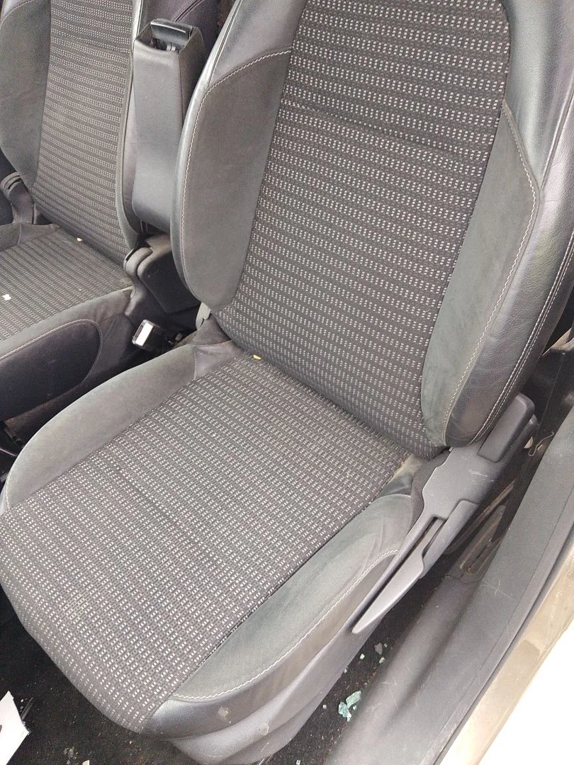 Foto de ASIENTO DELANTERO IZQUIERDO CITROEN C3 PICASSO 1.6 16V (120 CV / 88 KW)