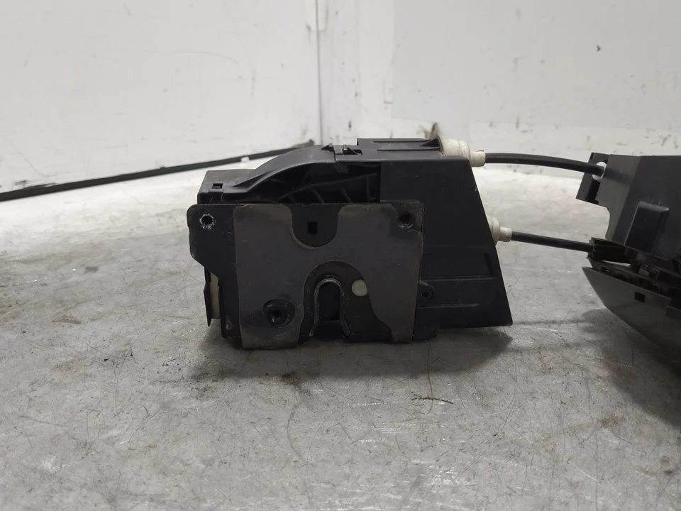 Foto de CERRADURA PUERTA DELANTERA IZQUIERDA JAGUAR XF 2.0 Diesel CAT (163 CV / 120 KW) referencia GX63203A29HC